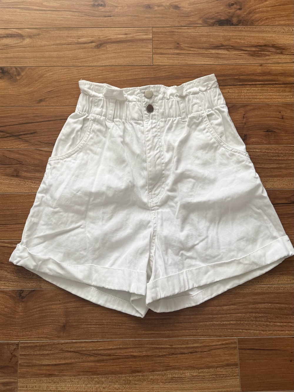 H&M White High-Rise Paperbag Waist Denim Shorts Size US 4 / EUR 36